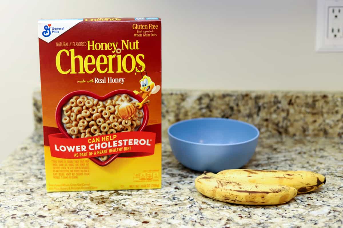 Pros & Cons Of Honey Nut Cheerios As A Dog Treat